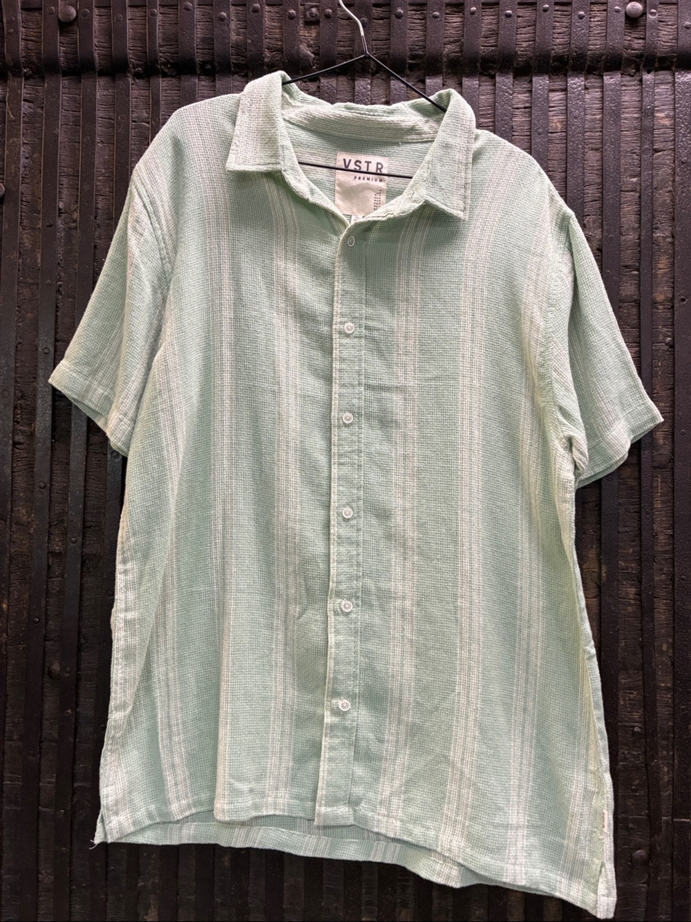 VSTR Men's Mint Green Short-Sleeve Button-Down Shirt